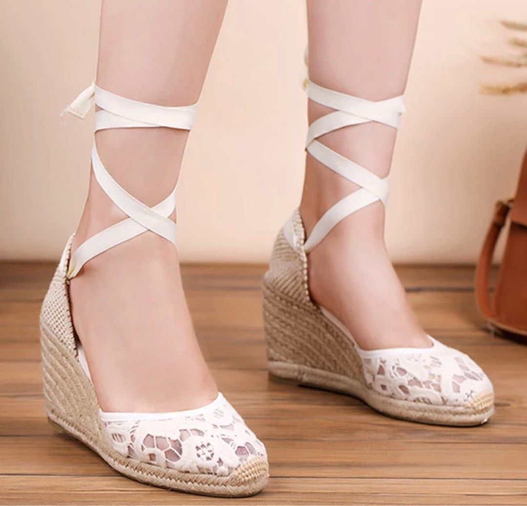 White lace wedge discount shoes