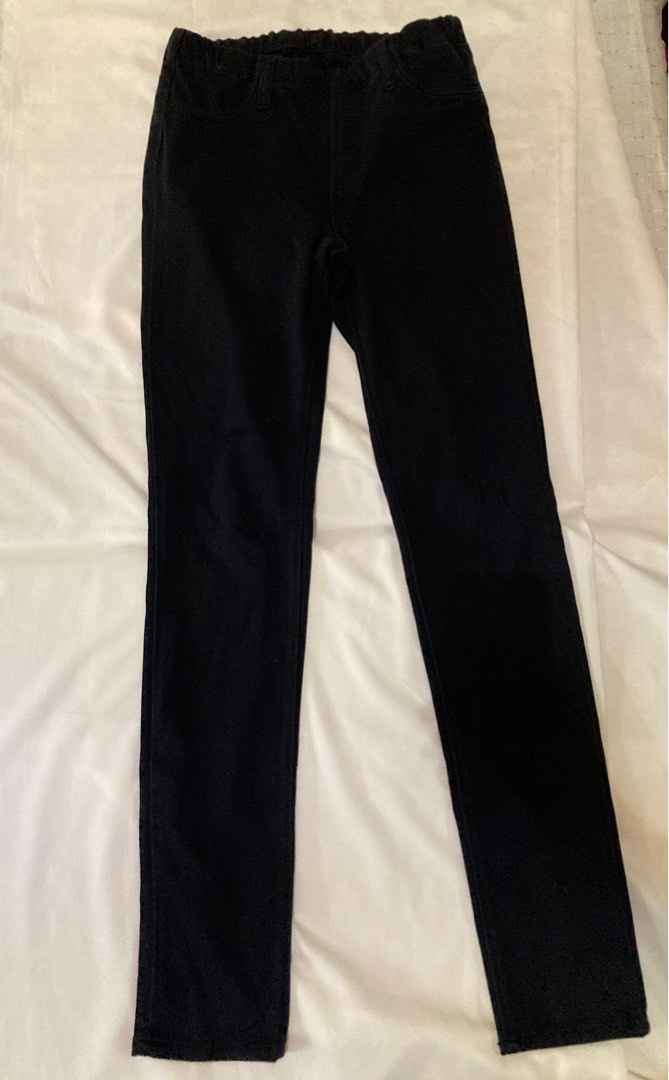 Uniqlo black jeans on Carousell