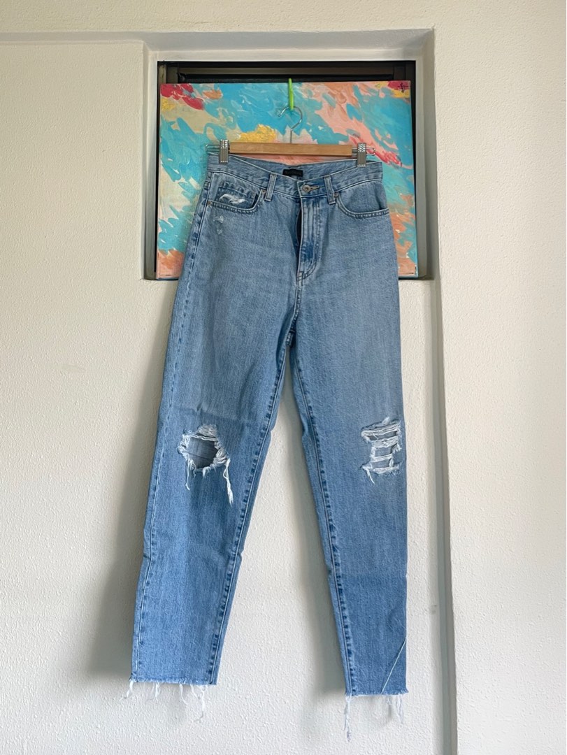 uniqlo ripped jeans, Women's Fashion, Bottoms, Jeans & Leggings on