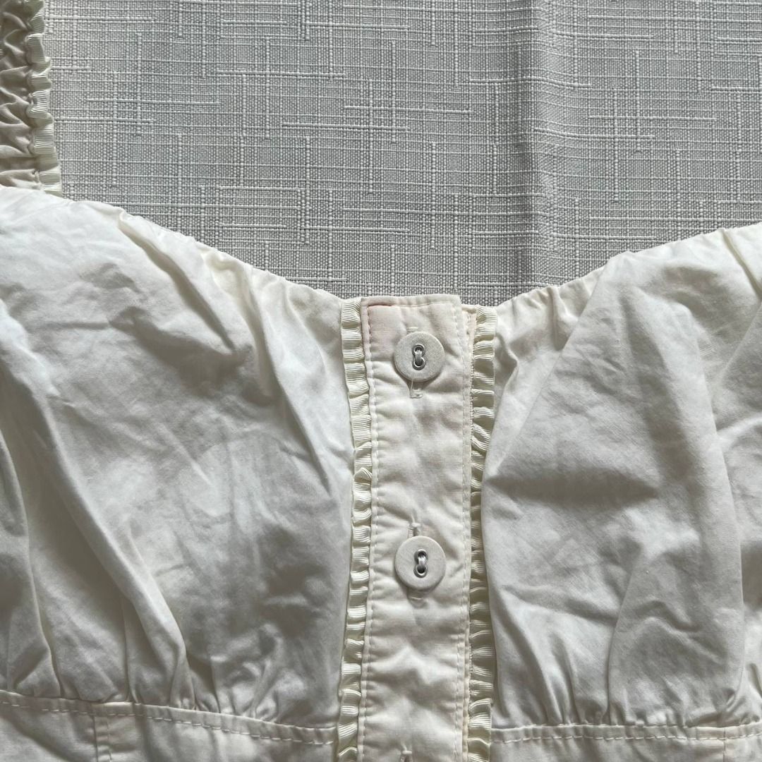 Vintage Cream Corset (Category: Sleeveless) located in Quezon City. Submitted by mccev (Listing ID 1234585571, Image 2). Description: Fits XS-M Minor stain in front, barely seen Stretchy back.