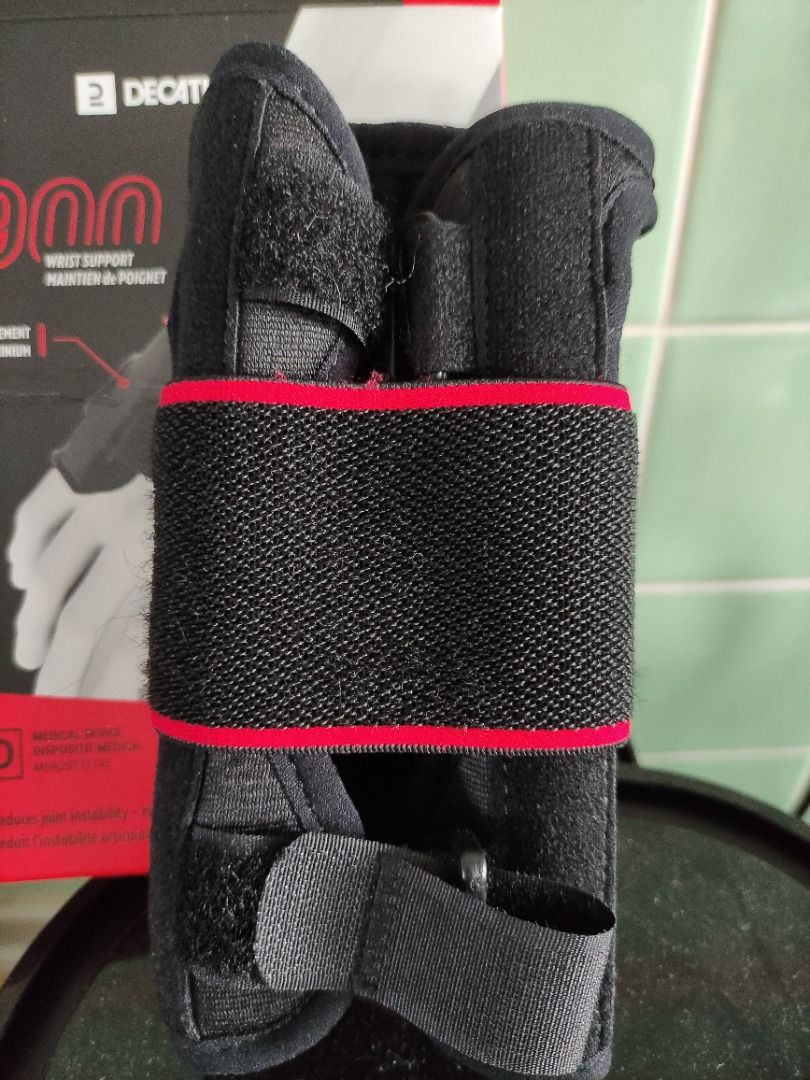 Wrist Brace. Decathlon R900 wrist brace / support / guard, Health