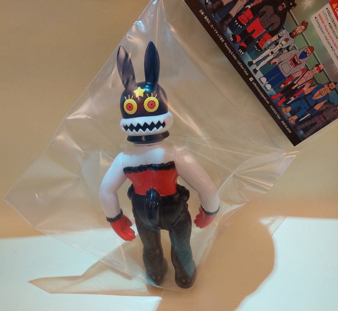 エトワール・バニー第3期（黑天鵝 動脈) カーフキック東京 ソフビ 抽選