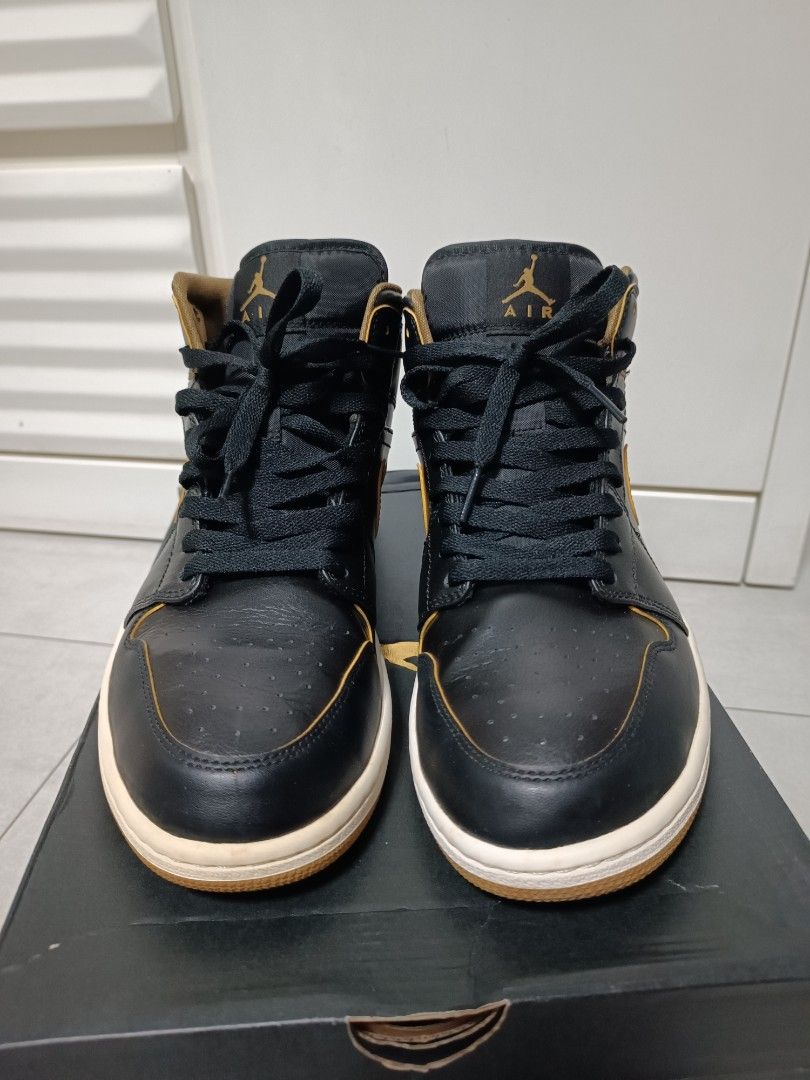 Air Jordan 1 Retro Mid Black Metallic Gold Black Gold, Men's Fashion,  Footwear, Sneakers on Carousell