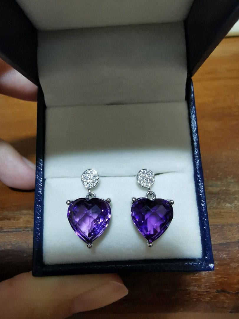 solid 18ct gold ring