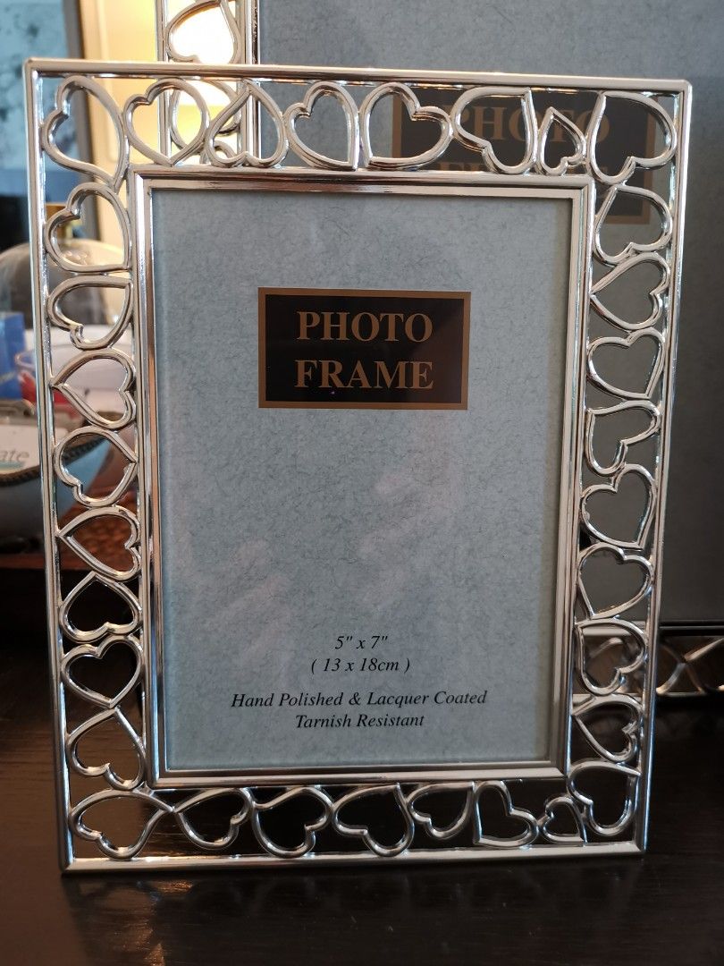 Assorted picture frames (Category: Frames & Pictures) located in Singapore. Submitted by eochow (Listing ID 1229902063, Image 3). Description: bundle 4 frames. great gift idea..