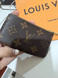 LV Key Pouch Cles Authentic Preloved Louis Vuitton, Women's Fashion, Bags &  Wallets, Purses & Pouches on Carousell