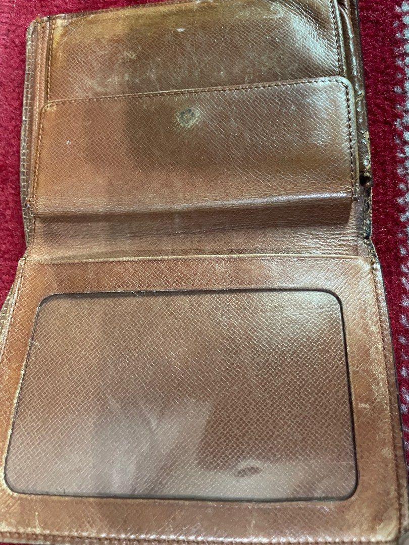 Authentic LV wallet vintage (Category: Wallets & Card holders) located in Quezon City. Submitted by classynfav (Listing ID 1229920357, Image 2). Description: Authentic and Vintage LV wallet from Japan. vintage inside but looks new outside .