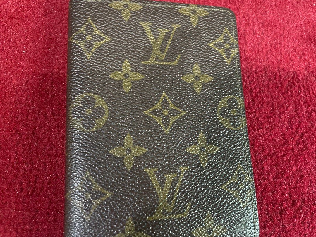 Authentic LV wallet vintage (Category: Wallets & Card holders) located in Quezon City. Submitted by classynfav (Listing ID 1229920357, Image 1). Description: Authentic and Vintage LV wallet from Japan. vintage inside but looks new outside .