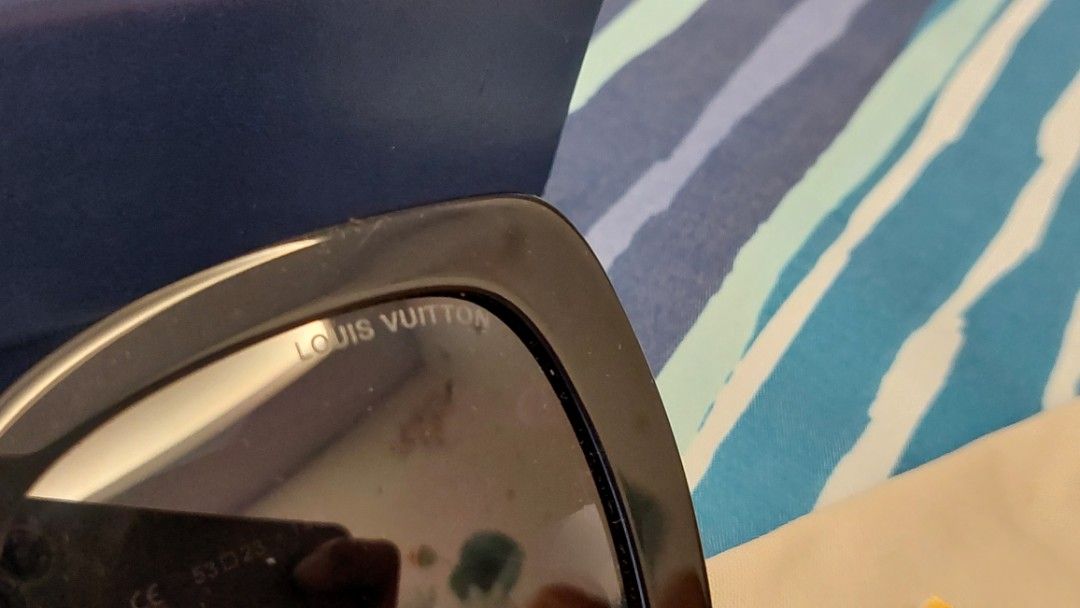 Authentic Preloved LV Sunglasses (Category: Luxury Accessories) located in Manila. Submitted by concy (Listing ID 1229920756, Image 2). Description: with box bought in London.
