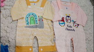 (Kategori: ) berada di . Dikirim oleh sofiecloset (ID iklan 1229978714, Gambar 1). Deskripsi: .