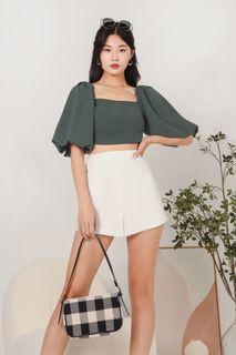 (Category: ) located in . Submitted by thestylerunway (Listing ID 1229910048, Image 1). Description: .
