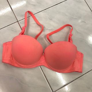 (Category: ) located in . Submitted by h_wardrobe_ (Listing ID 1229968261, Image 1). Description: .
