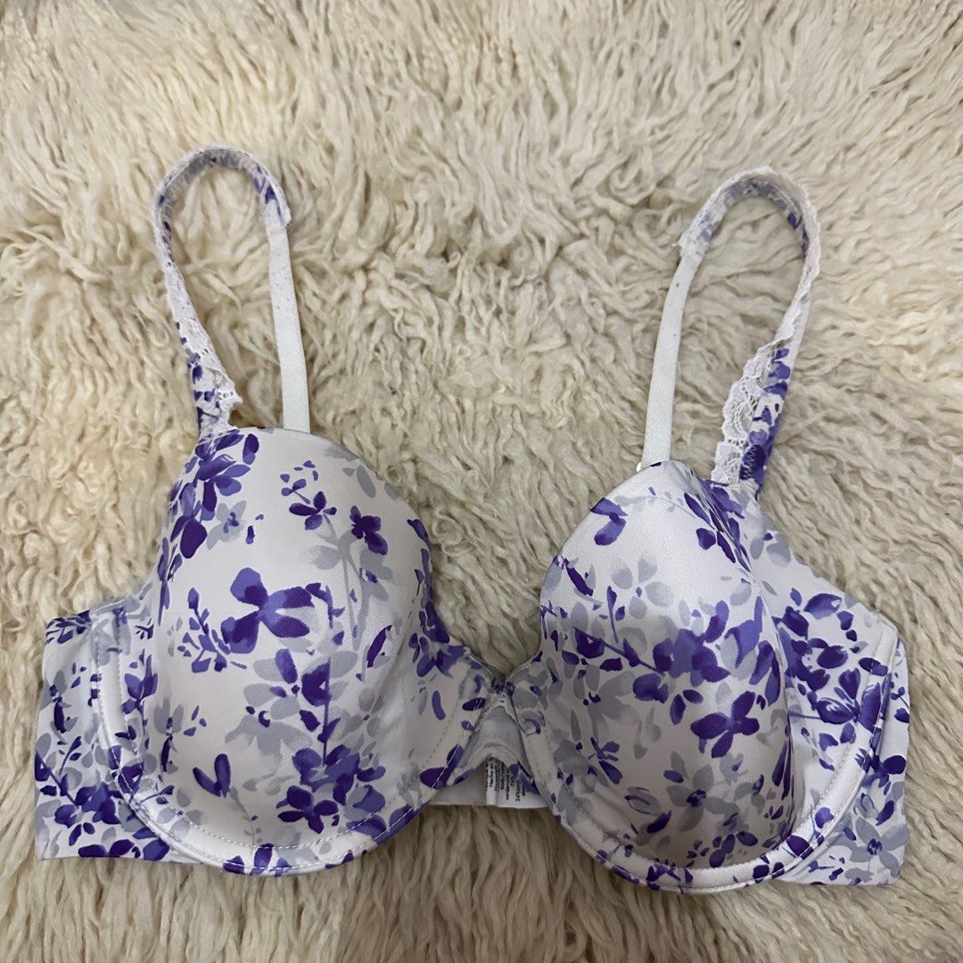 Calvin Klein 32B on tag Sister Sizes: 34A, 30C Thin Pads | Underwire  Adjustable Strap | Classic & Crisscross Back Closure Php200 All items are  from US