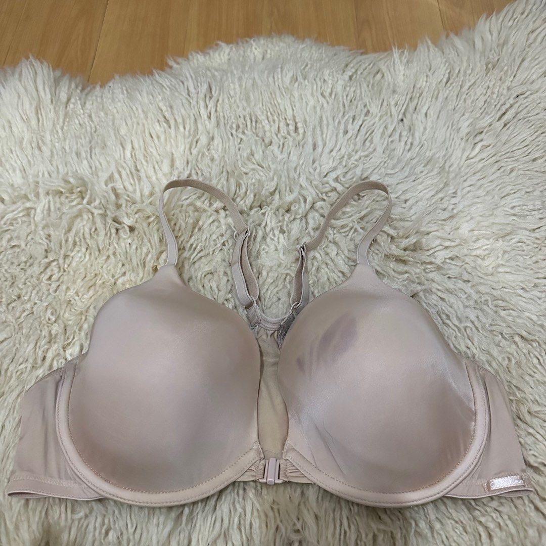 White Bra 36C on tag Sister sizes: 34D, 38B Push-up  Underwire Adjustable  strap Back closure Php200 All items are from US Bale., Women's Fashion,  Undergarments & Loungewear on Carousell