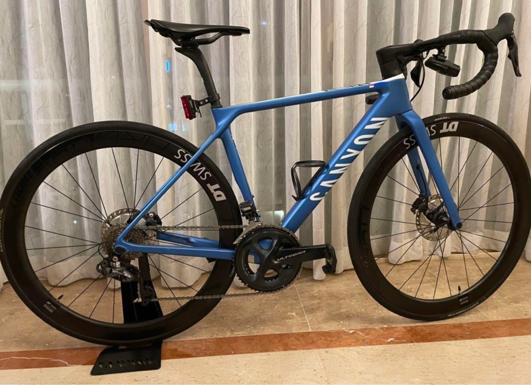 Canyon ultimate cf sl 8.0 aero disc best sale