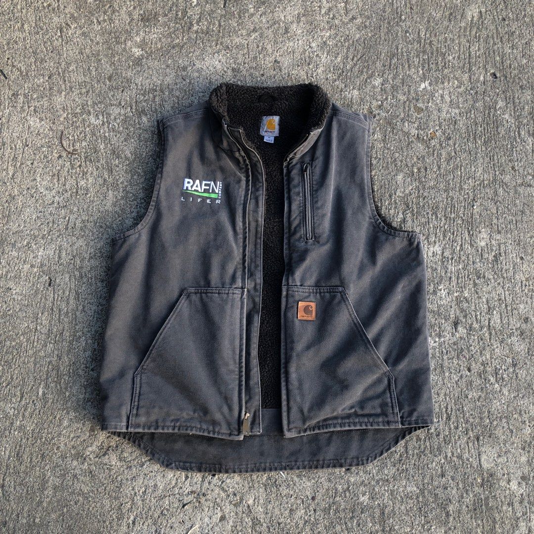 Carhartt V33 GVL Sherpa Lined Vest Men s Fashion Coats Jackets and Outerwear on Carousell