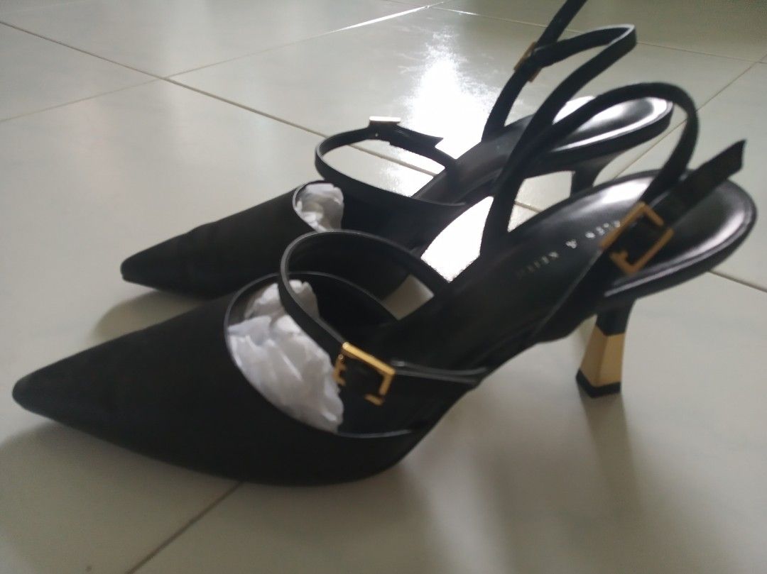 Double sale strap pumps