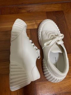 (Category: ) located in . Submitted by faabpreloved (Listing ID 1229960581, Image 1). Description: .