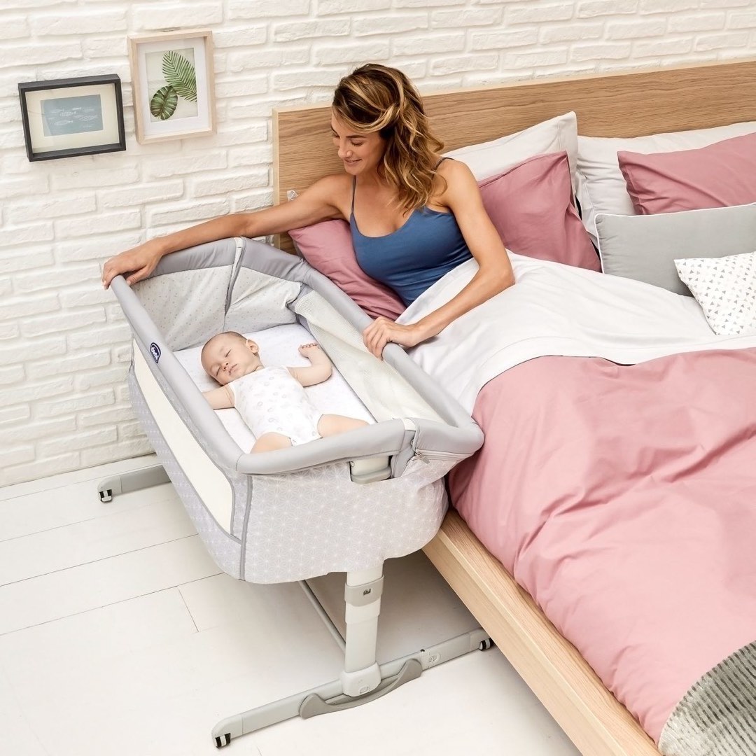 Chicco Next2Me Dream Bedside Cot, Babies & Kids, Baby Nursery & Kids