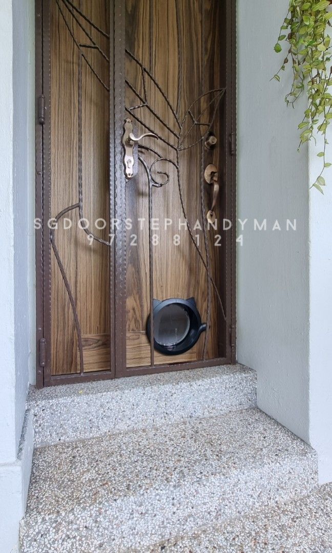 Circular deals cat flap