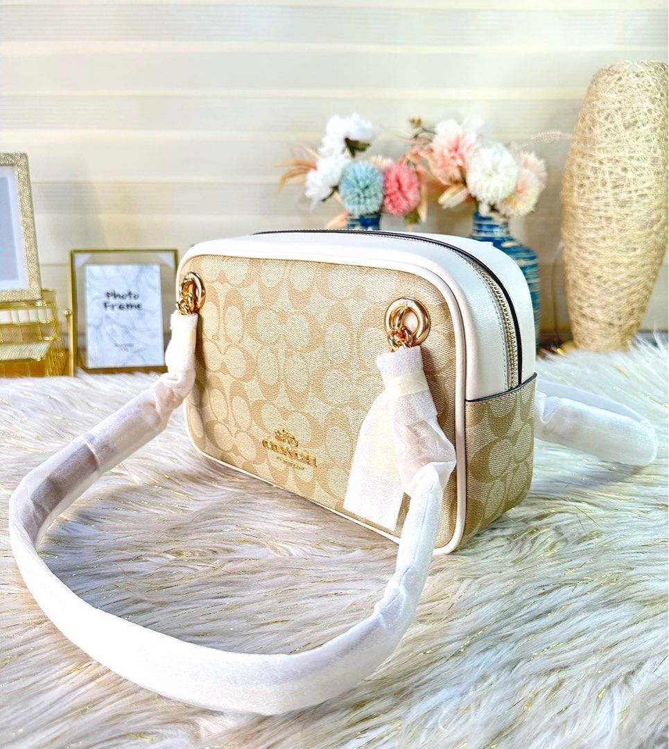 Coach Cammie Chain Tote (Category: Luxury Bags & Wallets) located in Mandaluyong City. Submitted by shop_0n_the_spot (Listing ID 1229929081, Image 2). Description: 💯% GUARANTEED ORIGINAL & BRAND NEW. 🚛 OnH@nd and Ready to Ship 🏷 Inclusions: Tag, Care card 💰 Additional Shipping Fee 🌍 Mandaluyong/ Makati Direct message 📩 us for faster transactions. If in DOUBT don’t buy, to save our both time. We are not PLAYING here, we do our BUSINESS. ⬇️ P