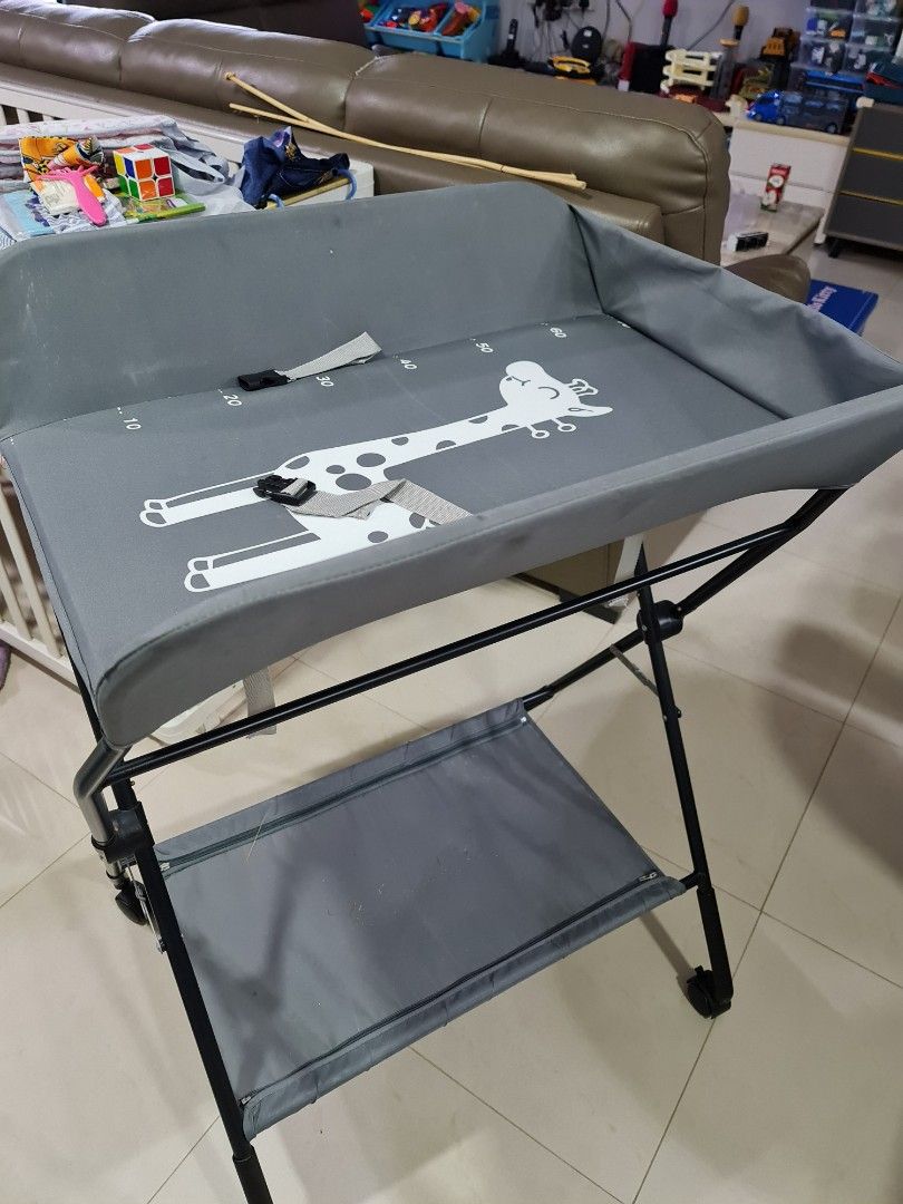 Diaper changing table, Babies & Kids, Bathing & Changing, Changing Mats