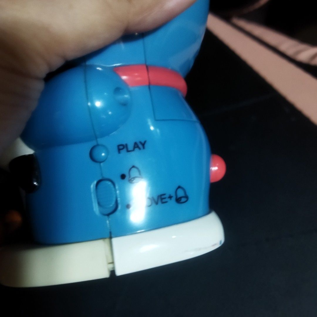 Doraemon clock (Category: Clocks) located in Muntinlupa City. Submitted by periwinklefairy23 (Listing ID 1229843636, Image 3). Description: .