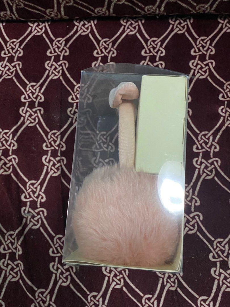 EARMUFF HEADPHONES (Category: Headphones & Headsets) located in Manila. Submitted by starrystylecloset (Listing ID 1229980472, Image 2). Description: - used once - puffy headphones.
