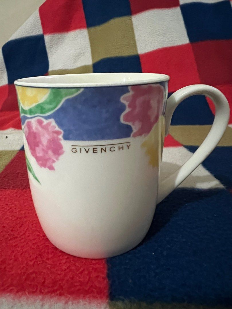 Givenchy Mugs (Category: Coffee & Tea Tableware) located in Mandaluyong City. Submitted by samsami10 (Listing ID 1229922558, Image 2). Description: 500 each..