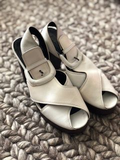 Greyhound Original White Slingback Block Heeled Open Toe Sandals Size 35