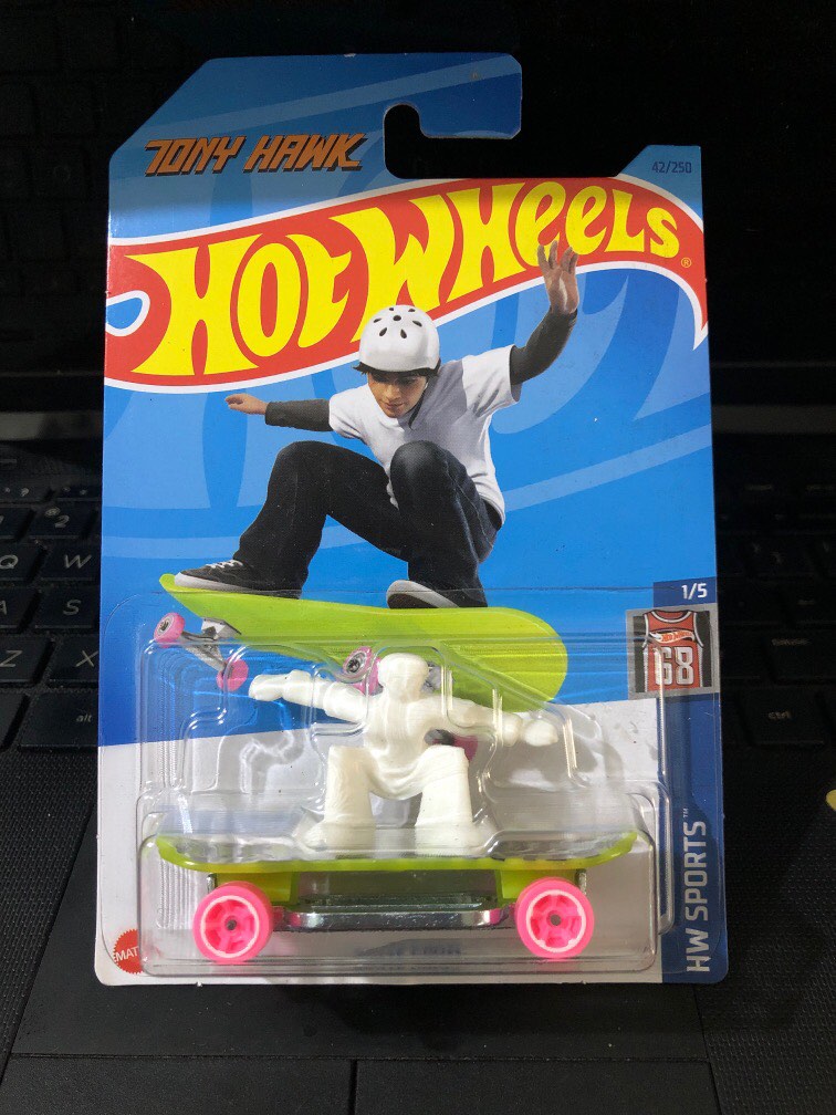 Hot Wheels Skate Grom, Toys & Collectibles, Mainan di Carousell