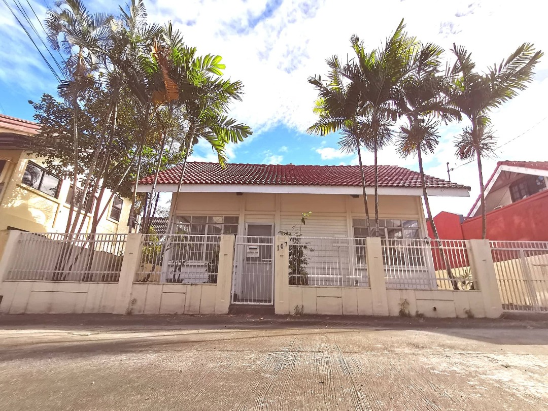 House and lot for Sale in Santa Rosa , Laguna. Inside Santa Rosa