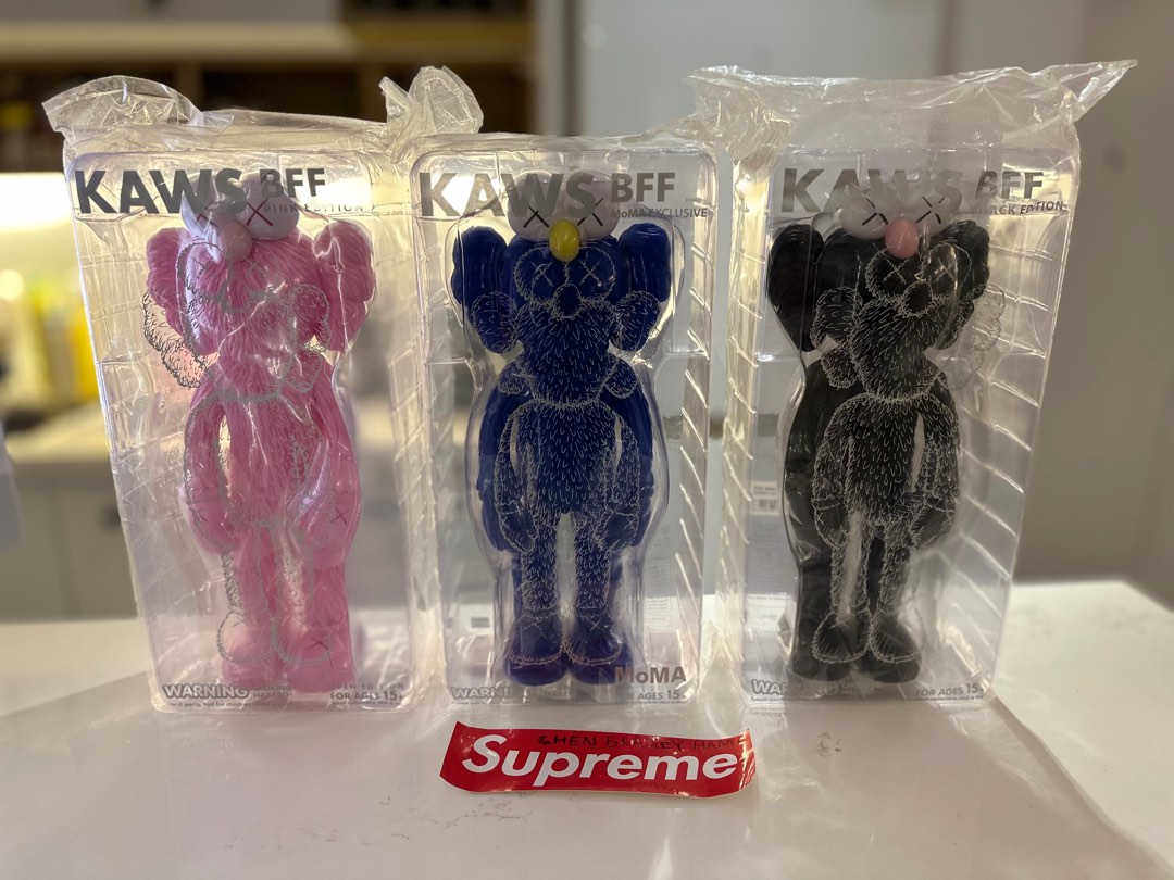 Kaws bff set (pink 2018 , 2017 black and 2017 blue) 全新未開, 興趣