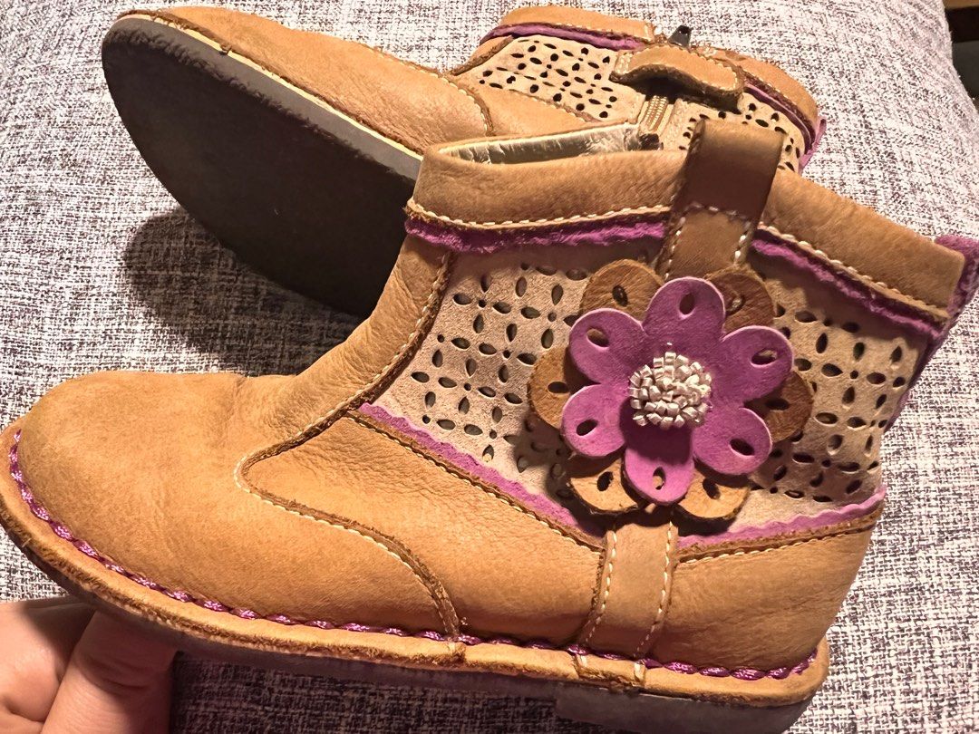 Girls hotsell leather boots