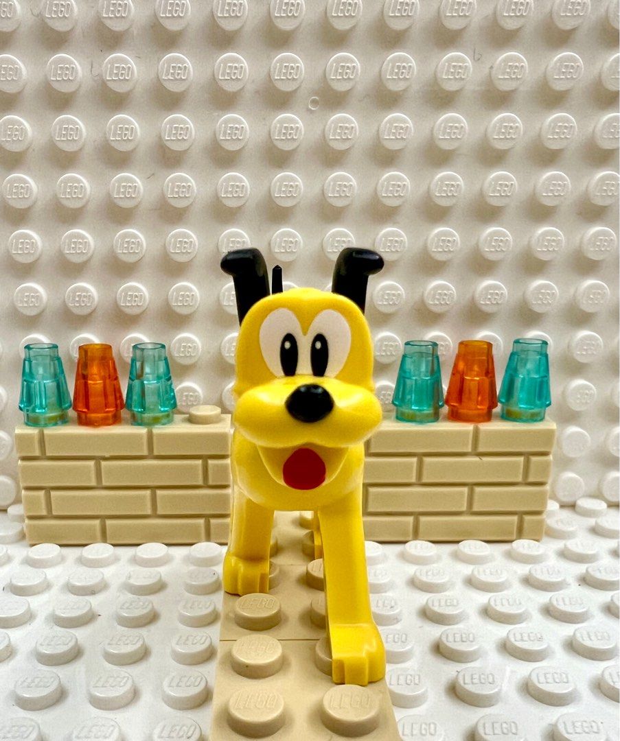 Lego minifigures disney Mickey and friends Pluto the dog
