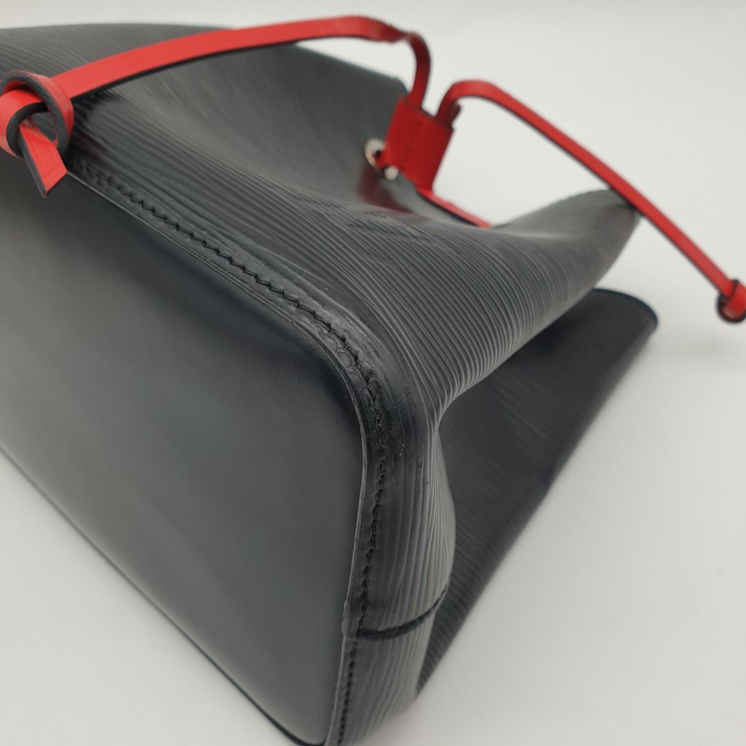 NéoNoé BB bucket bag - Luxury Epi Leather Black