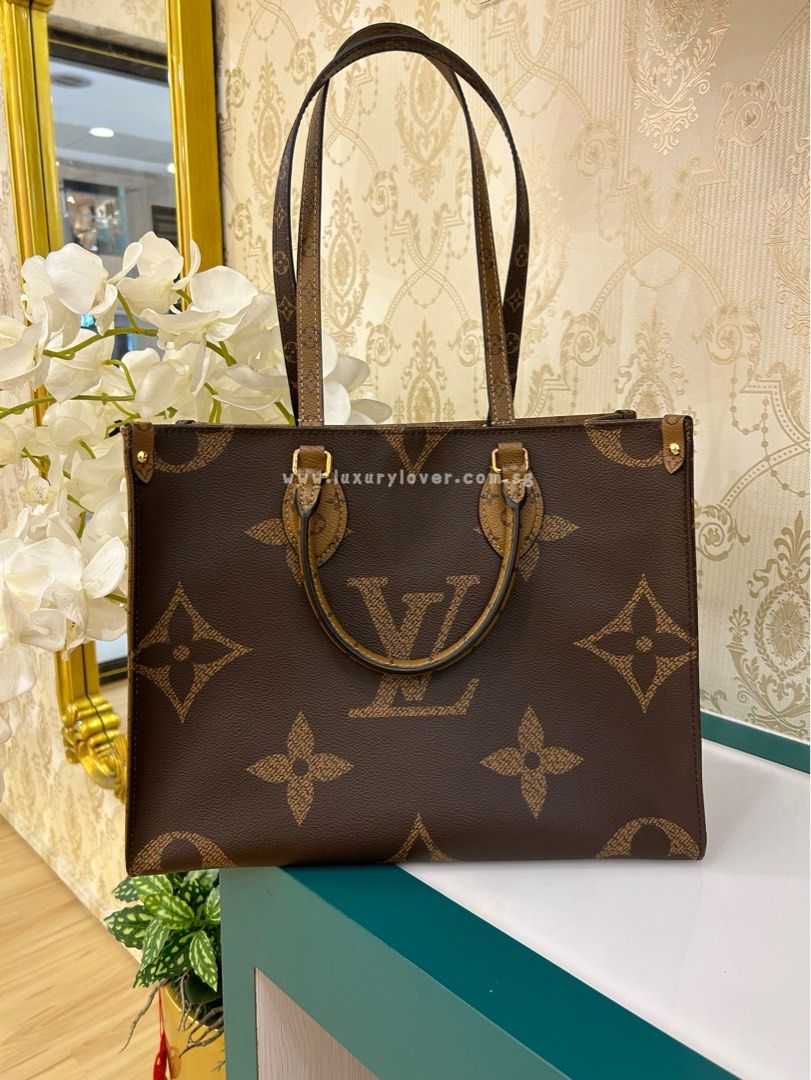 Louis Vuitton OnTheGo PM Bag M45653  Louis vuitton bag outfit, Louis  vuitton bag, Black louis vuitton bag