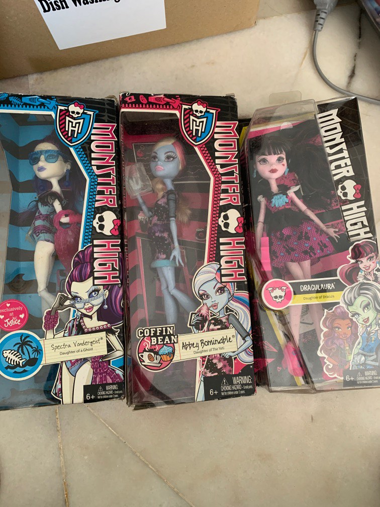 Monster high doll set, Hobbies & Toys, Toys & Games on Carousell