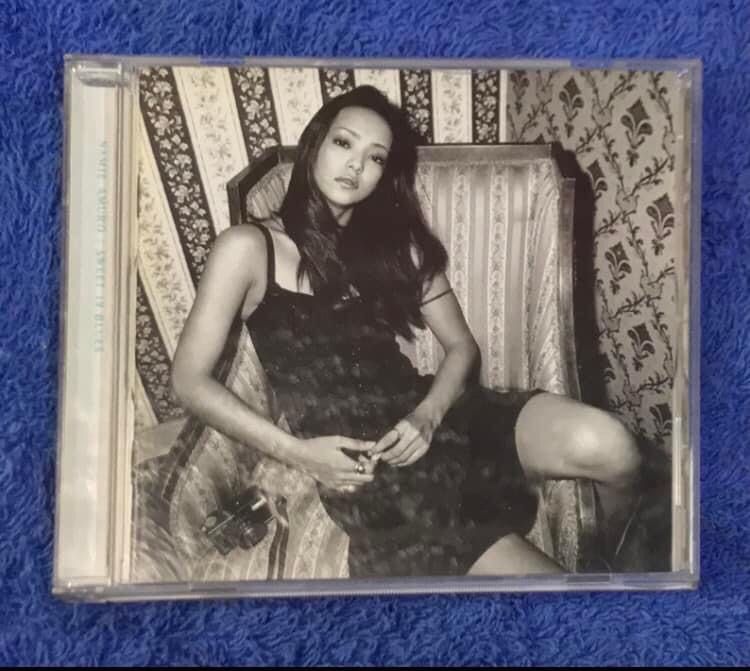 【美盤】安室奈美恵 SWEET 19 BLUES / 90s J-POP金字塔！ Amazon.co.jp: SWEET 19 BLUES - 安室奈美恵: ミュージック