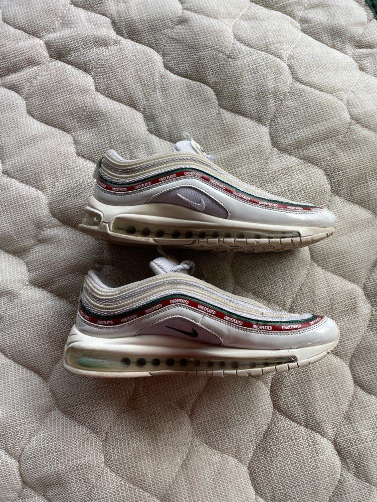 Nike online silver undefeated