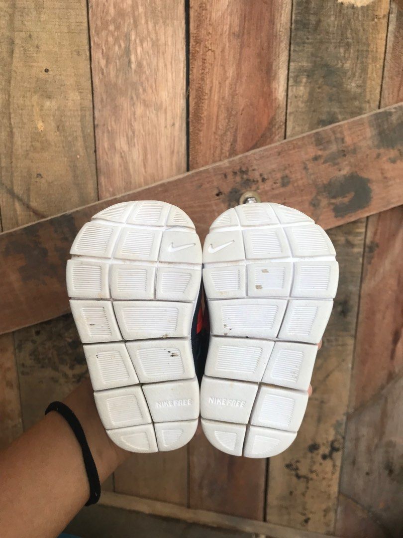 nike free kids white