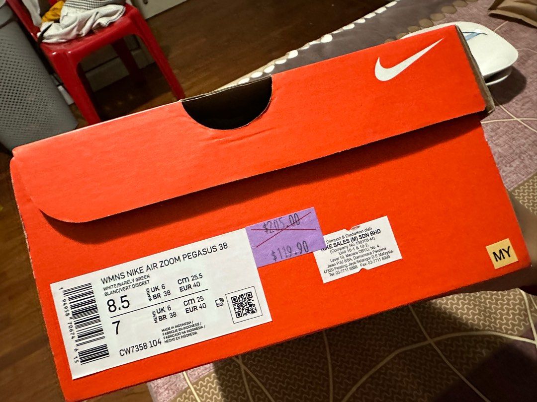 nike-running-shoe-women-s-fashion-footwear-sneakers-on-carousell