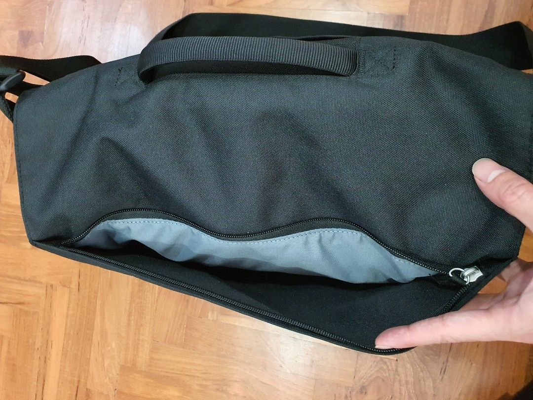 Nike sling bag laptop gym school original, Computers & Tech, Parts