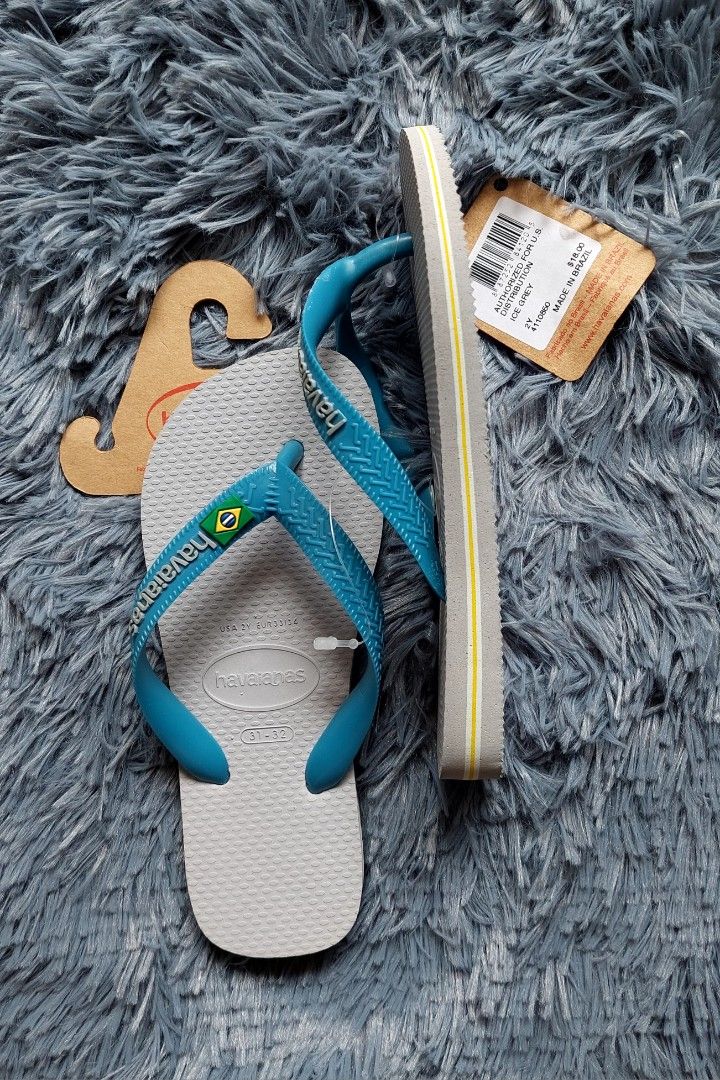 Original Havaianas for kids (Category: Babies & Kids Fashion) located in Makati City. Submitted by ryldiaz (Listing ID 1229884961, Image 2). Description: 100% Authentic from US🇺🇲🇺🇲 size EU 35-36= 1 available size EU 33-34= 1 available Description A Havaianas icon, the Brasil Logo features a flag embellishment and contrast logo on a matte strap for style. Comfort comes courtesy of our signature textured footbed and multicolor sole. Havaianas f