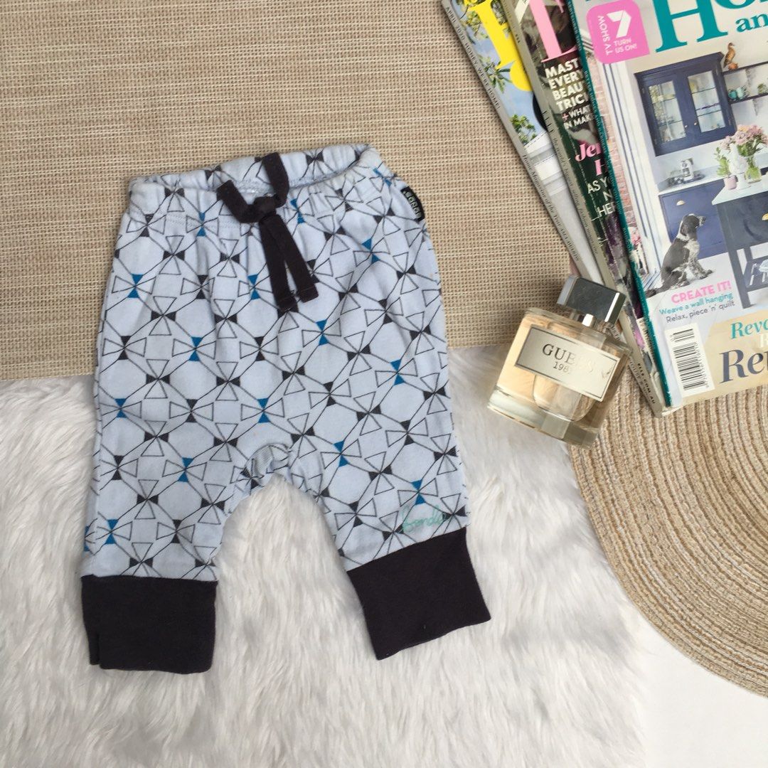 Pajama for baby boy (Bonds) (Category: Babies & Kids Fashion) located in Caloocan City. Submitted by littlebonzabrats (Listing ID 1229964049, Image 1). Description: Brand name Bonds Size newborn on tag Excellent used condition .