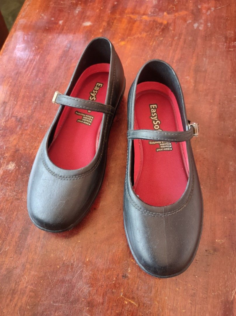Easy soft black shoes for girls hot sale