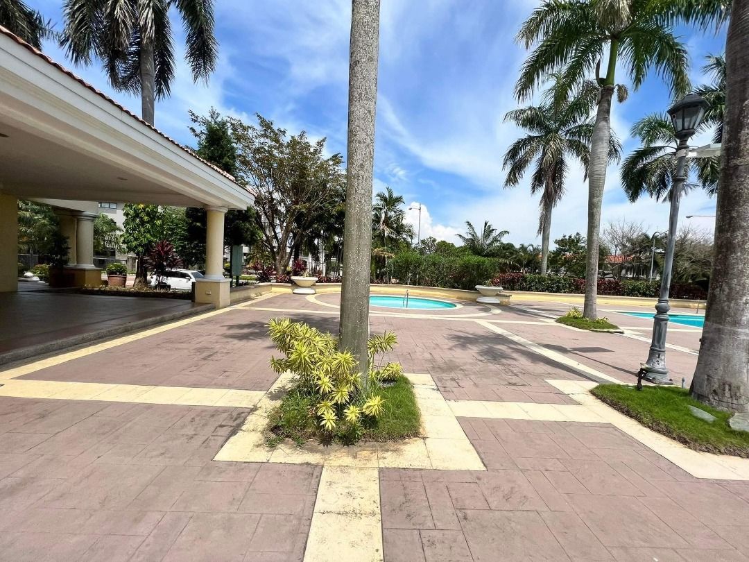 Prime Lot for sale in Binan , Laguna Brenvtille International