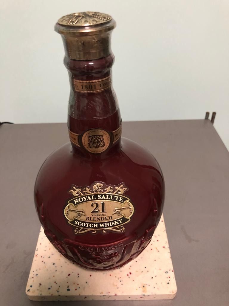 Royal Salute-皇家禮炮-21 years old- Blended -Scotch Whisky-700ml