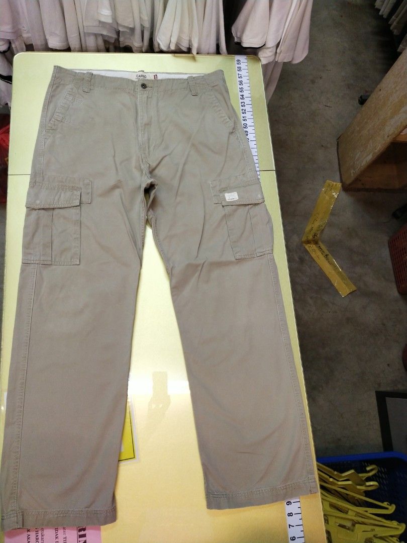 Levis cargo loose straight top