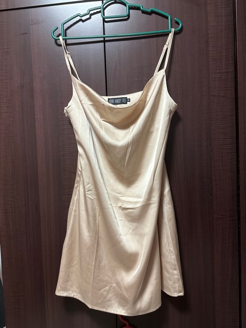 https://www.carousell.sg/p/satin-cowl-neck-champagne-yhf-dress-1229953096/
